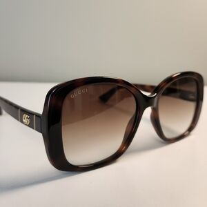 Gucci  TORTOISE SHELL BROWN GRADIENT LENS  Sunglasses
